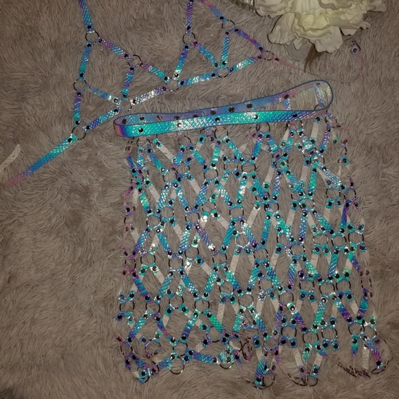 Clothes - Picture 2 of 2